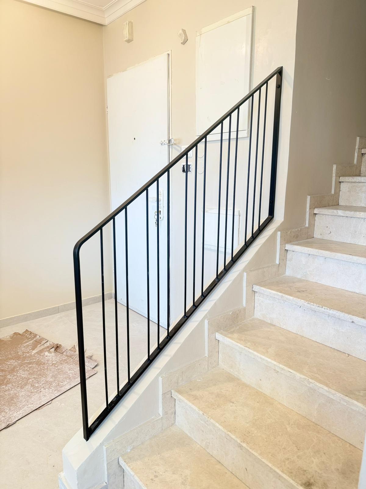 מעקה ברזל מודרני