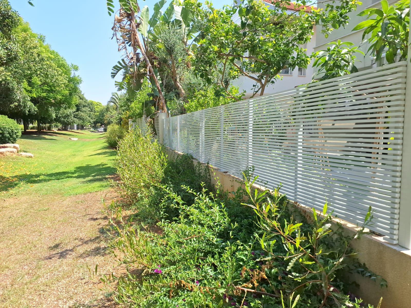 גדרות ומחיצות ברזל - אבטחה ועיצוב