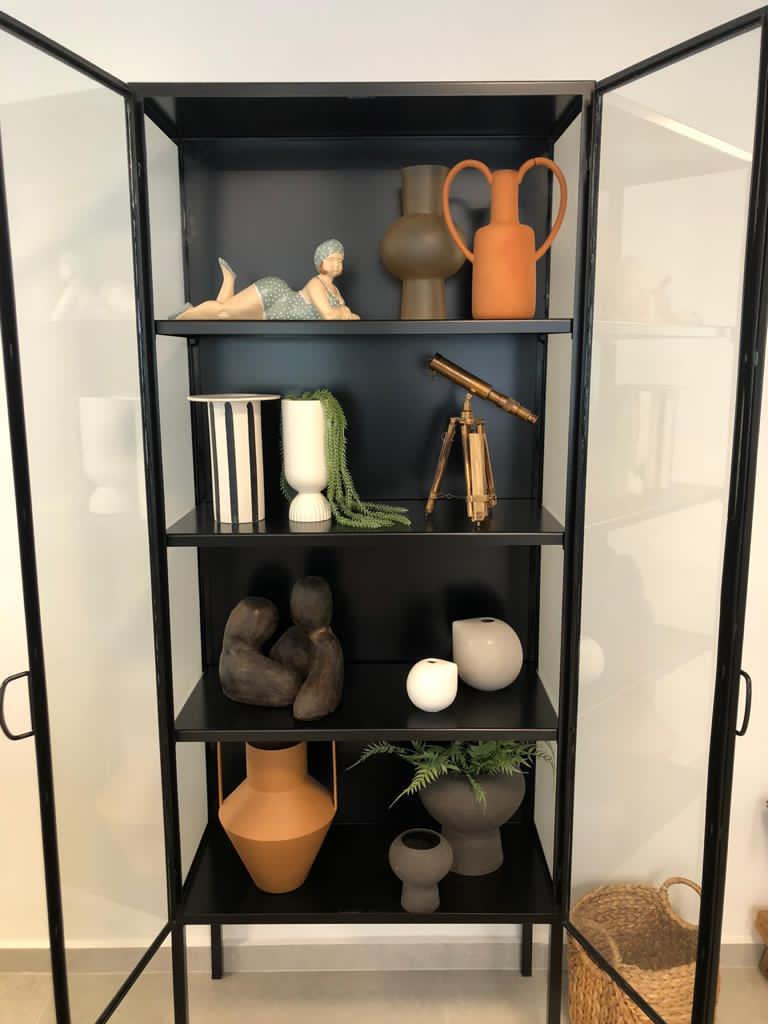 ספריית ברזל מעוצבת